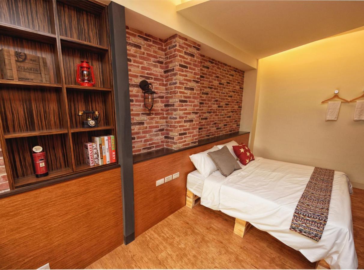 Owl Inn ไถหนาน ภายนอก รูปภาพ